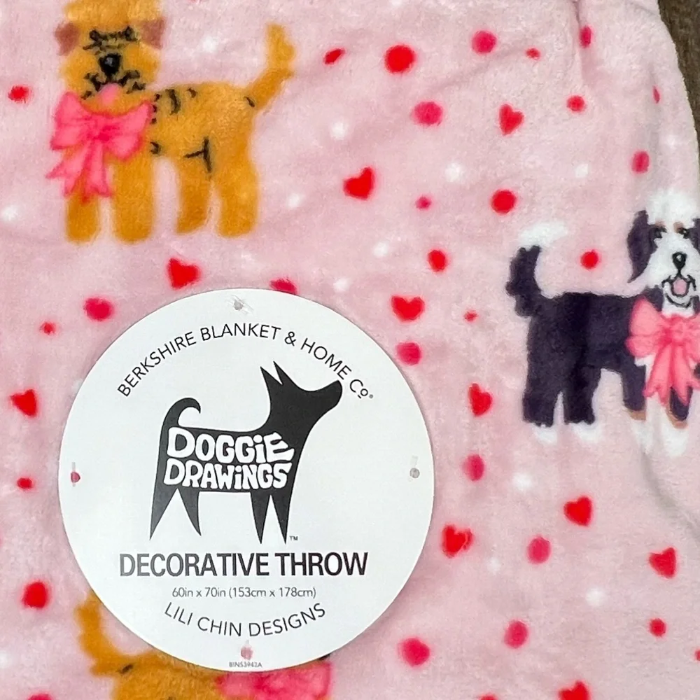 PETS - Berkshire - ‘Dogs Bows Hearts & Polkadots’ plush throw. 60”x70” NWT Firm!